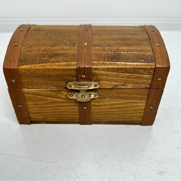 Wooden trinket box - Picture 2 of 14